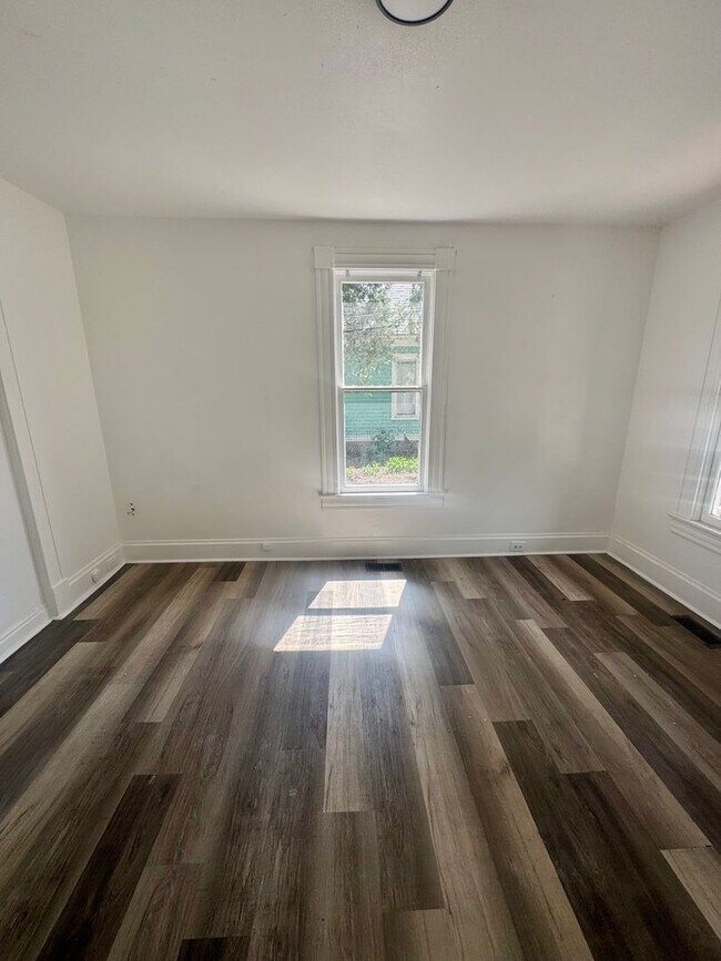 Building Photo - Brookside (130)