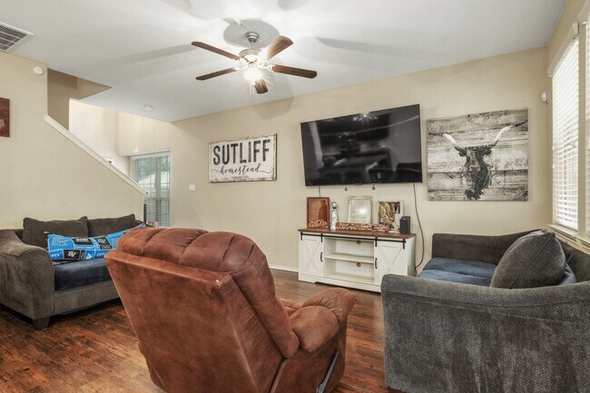 Building Photo - 1766 Parkside Shrs Ln