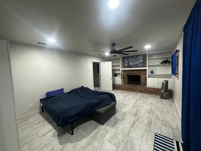 Building Photo - 2916 Brookline Dr