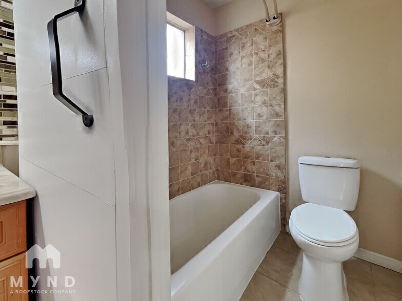 Building Photo - 726 Beechbend Dr