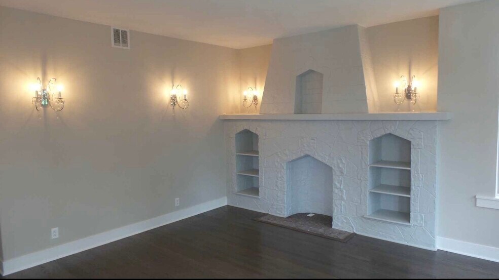 Building Photo - 8048 S Marshfield Ave