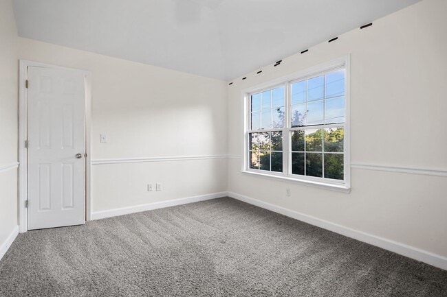 Building Photo - 1004 Austin Ct