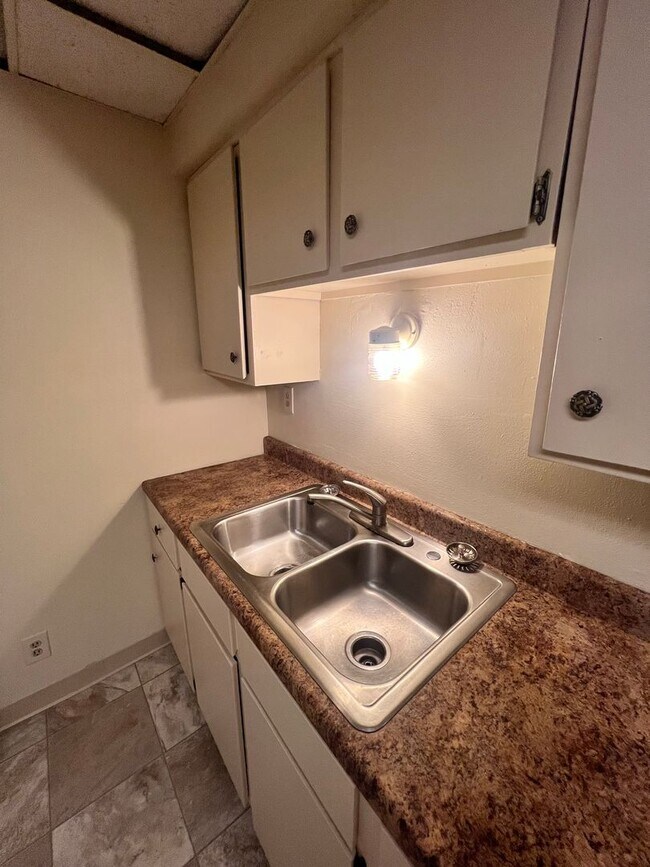 Building Photo - 4277 S 4th St