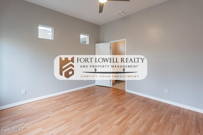 Building Photo - 13354 W San Miguel Ave