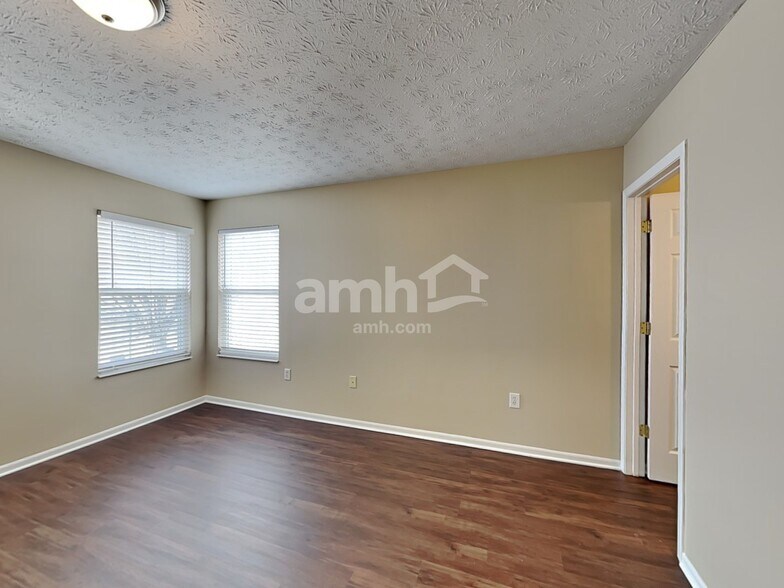 Building Photo - 918 Kreider Ct