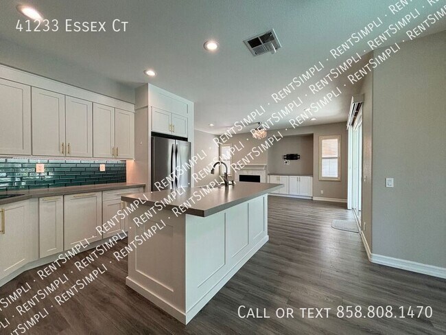 Building Photo - 41233 Essex Ct