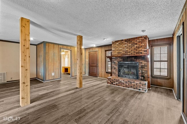 Building Photo - 1013 Peyton Ave