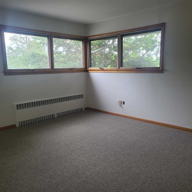 Building Photo - 165 Rokeby Rd