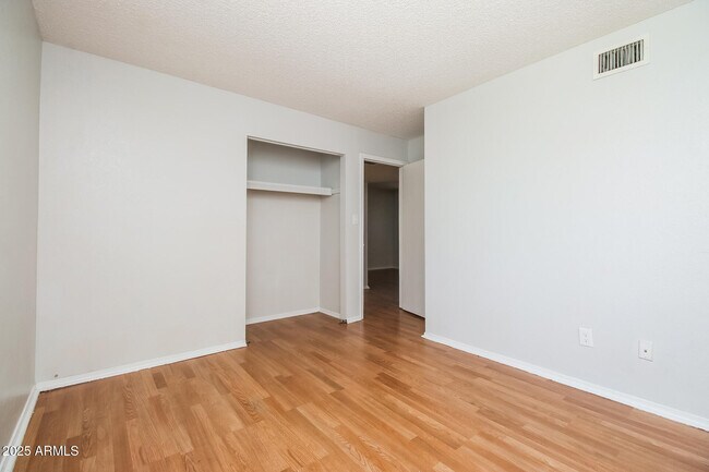 Building Photo - 1050 W University Dr