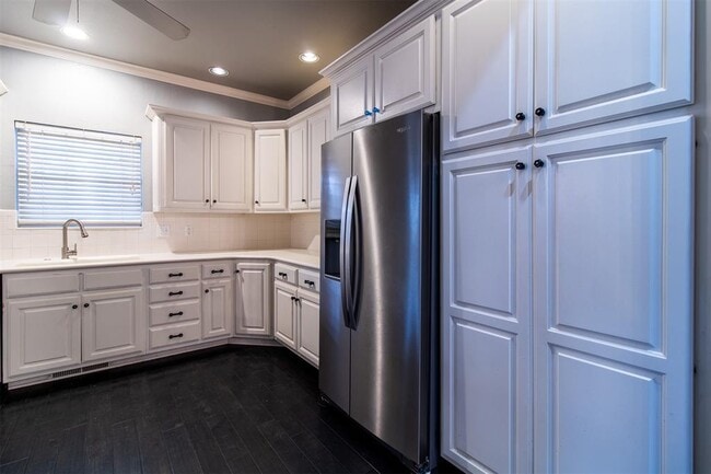 Building Photo - 2812 SW 109th St