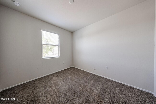 Building Photo - 31041 W Avalon Cir