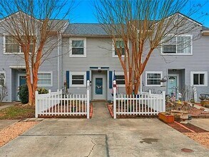 Building Photo - 2104 Victoria Ct