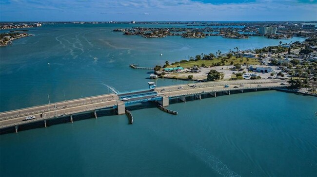 Building Photo - 7882 Sailboat Key Blvd S