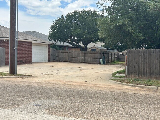 Primary Photo - 2102 87th St