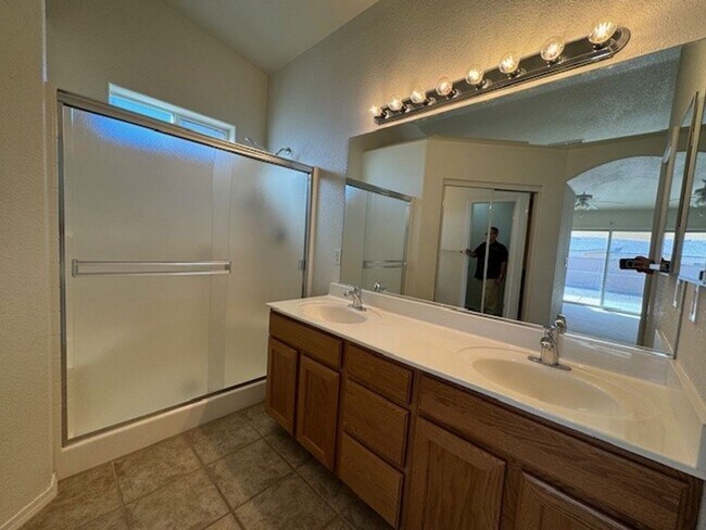 Building Photo - 3 Bedroom 2Ba with Side RV Space & fenced yard