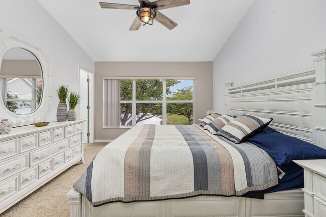 Building Photo - 8381 Village Edge Cir