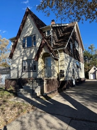 Building Photo - 24320 Flower Ave