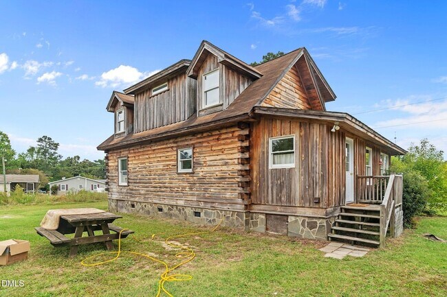 Building Photo - 65 Birdhouse Ln