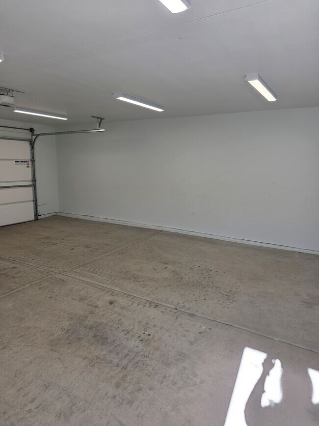 Building Photo - Brand New Construction Duplex