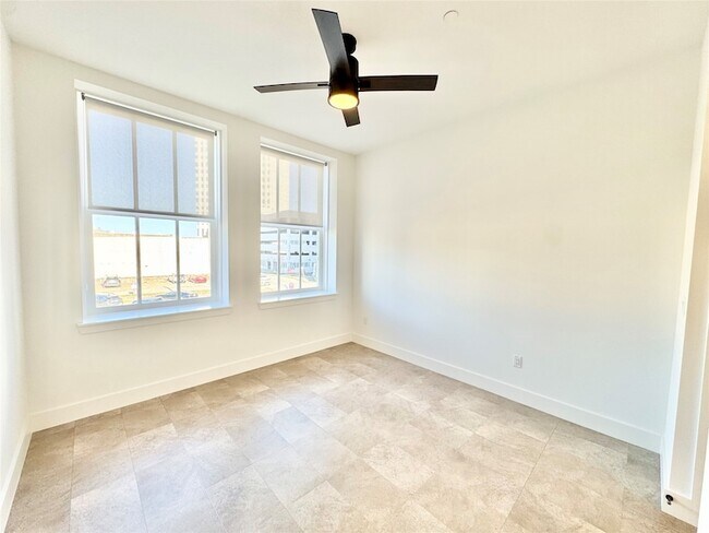 Building Photo - 2102 Mechanic St