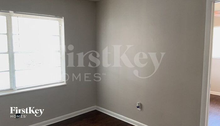 Building Photo - 9331 Forest Hills Dr