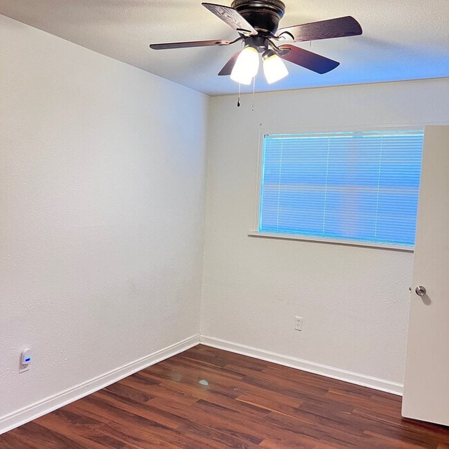 Building Photo - 1604 Belmoor Ave