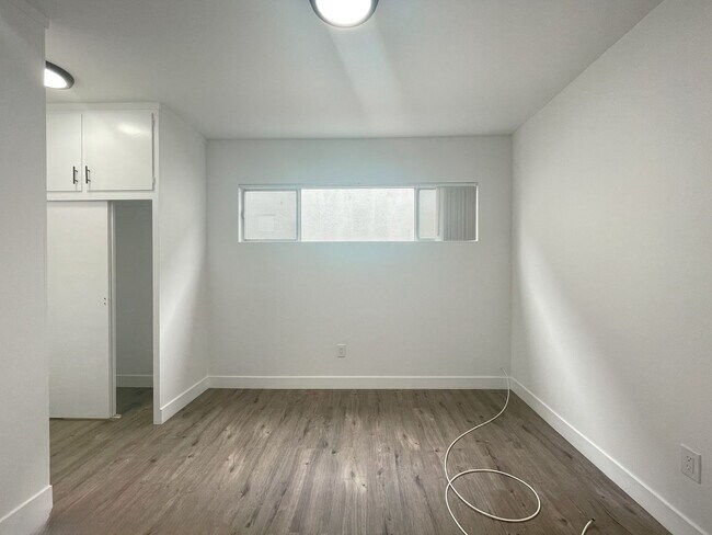 Building Photo - Upgraded 1 Bedroom In Torrance with Parkin...