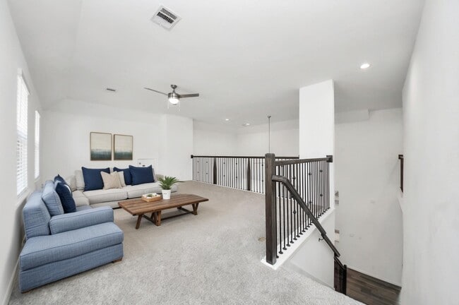 Building Photo - 501 Newcomb Holw Dr