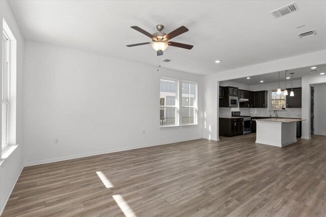 Building Photo - 813 Saratoga Ln