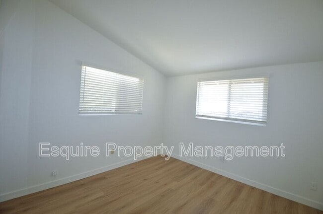 Building Photo - 285 Grandview Cir