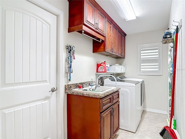 Building Photo - 263 Marker Rd