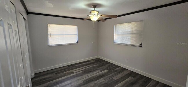 Building Photo - 1174 Victoria Ave