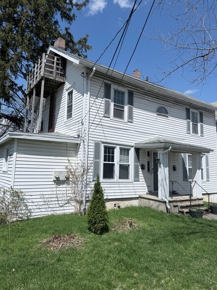 Building Photo - 2129 James St