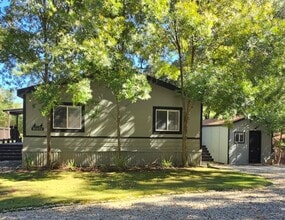 Building Photo - Large 3 bedroom home in the country