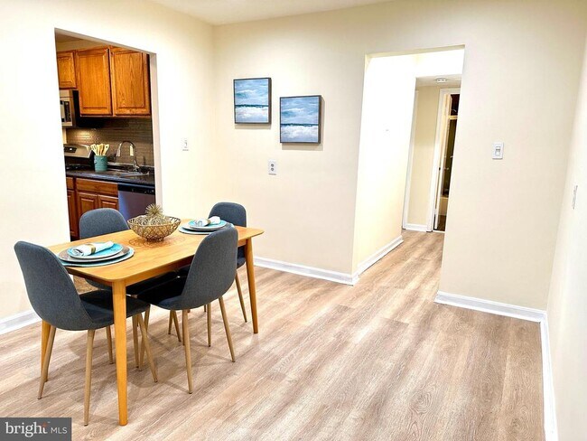 Building Photo - 3829 Hamilton St