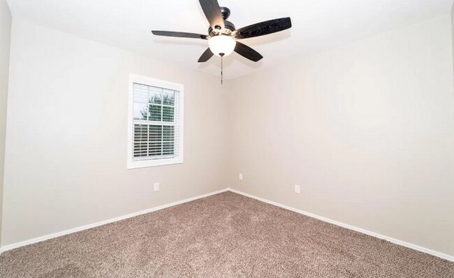 Building Photo - Upland Heights 3 Bedroom 2 bathroom Home!