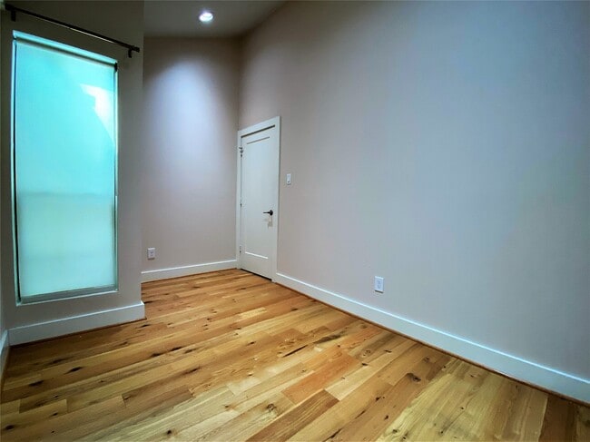 Building Photo - 4116 McDuffie St