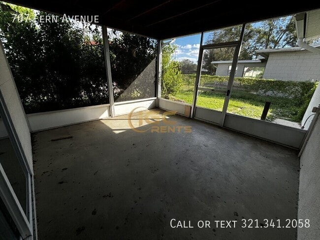 Building Photo - 707 Fern Ave