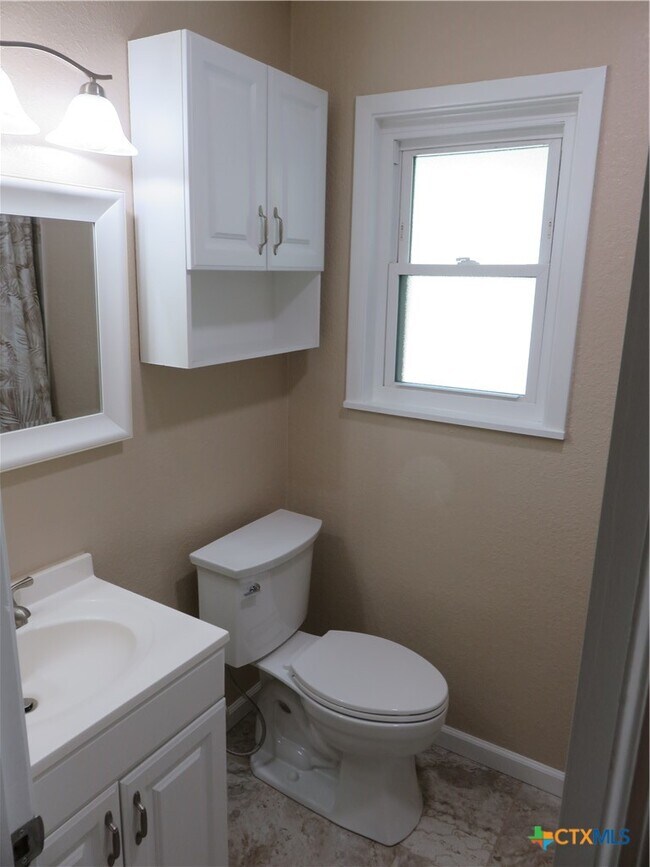 Building Photo - 1339 Mockingbird Ln