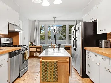 Building Photo - 14 Bellegarde Ave