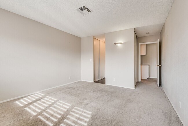 Building Photo - Charming Two-Story Townhome with Private C...