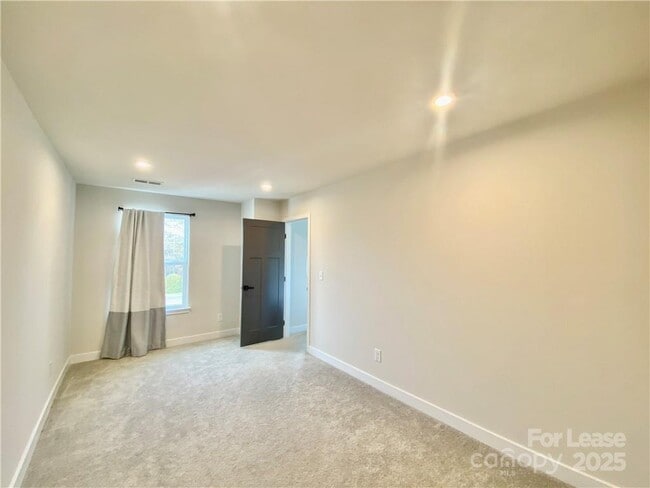Building Photo - 6509 Winterfell Ct