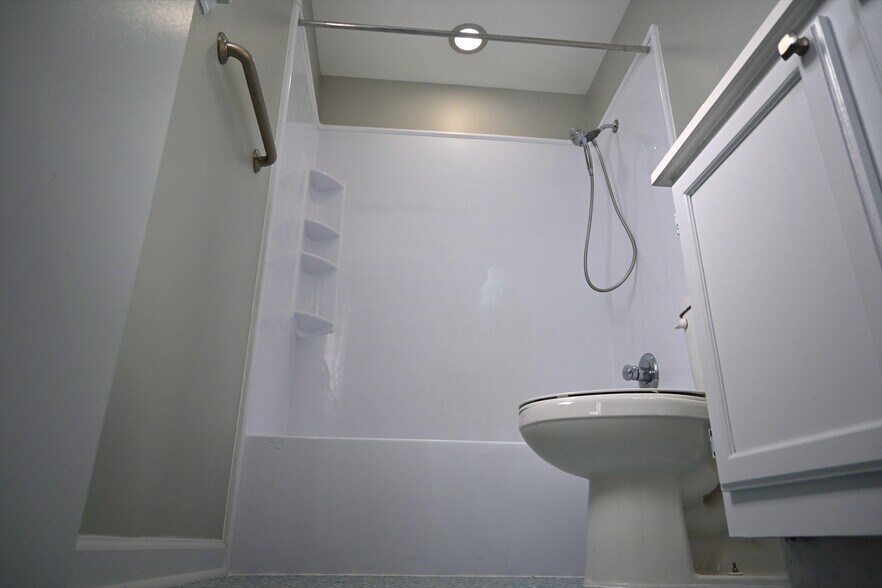 Building Photo - 2553 Stockbridge Dr