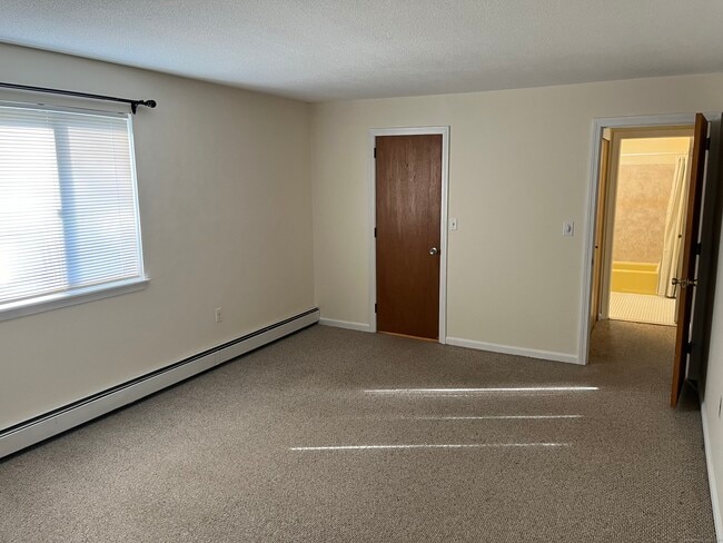 Building Photo - 64 Oxbow Dr