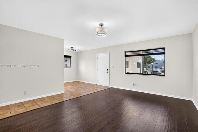 Building Photo - 9920 NW 68th Pl