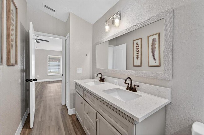 Building Photo - 523 Napa Valley Cir