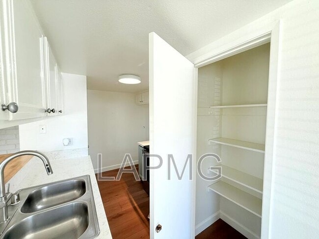 Building Photo - 597 Paseo La Perla