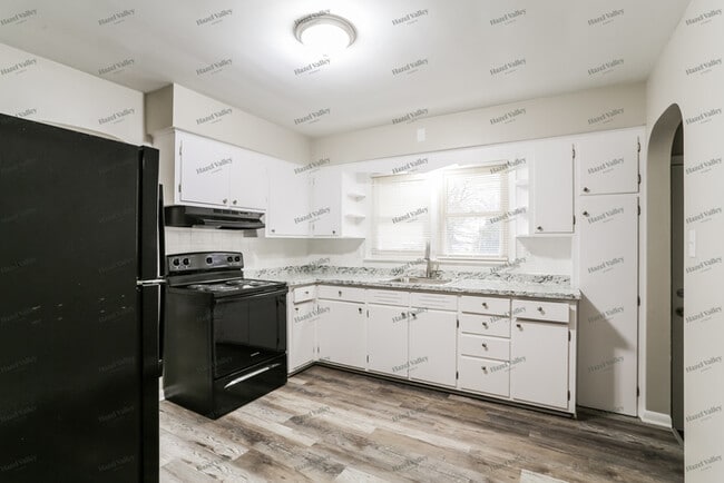 Building Photo - 107 Spring St