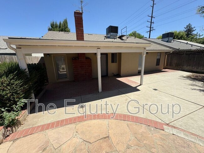 Building Photo - 1931 S Stevenson Ct