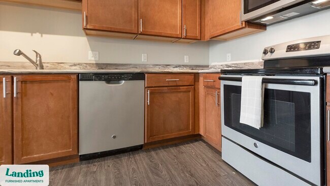 Building Photo - 5800 Highlands Plaza Dr